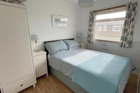 118 Norton Park Bedroom One.jpg