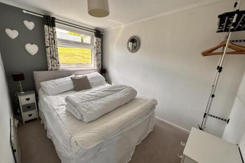 Bedroom 1.JPEG