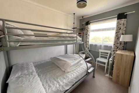 Bedroom 2.JPEG