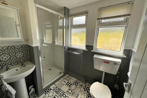 Shower Room.JPEG