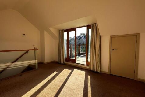 Top bedroom.jpeg