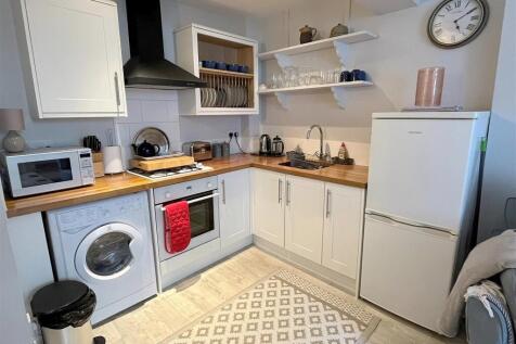 Kitchen Area.jpg