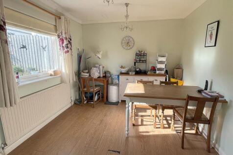 Dining Area.jpg