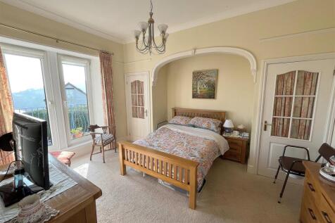 Bedroom One.jpg