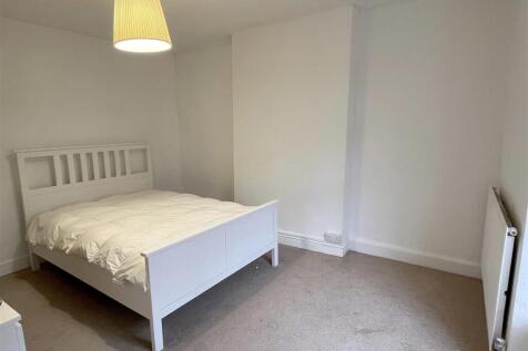 bed 1.jpg