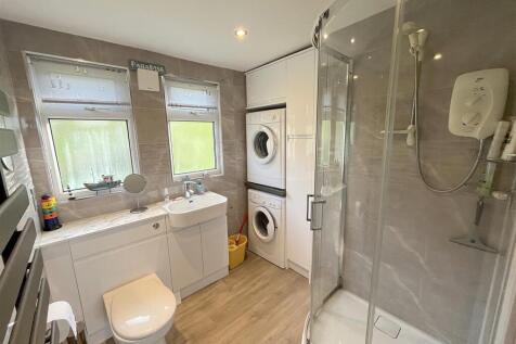 Shower Room.jpg