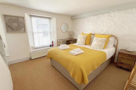 Bedroom One.jpg