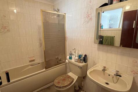 Bathroom.jpg