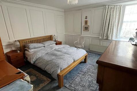 Bedroom One.jpg