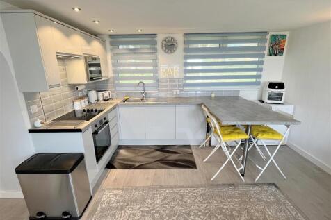 Kitchen Area.jpg