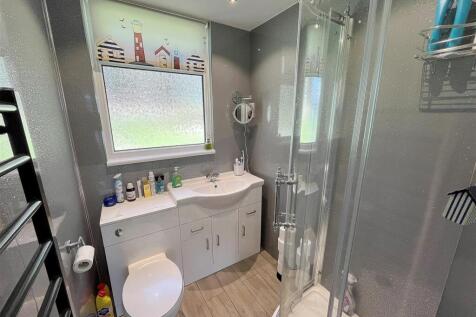 Shower Room.jpg