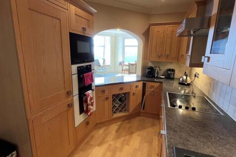 Kitchen 3.jpg