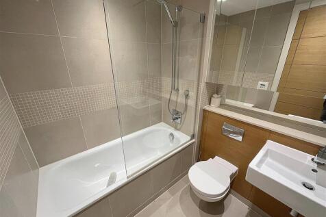 Family Bathroom.jpg