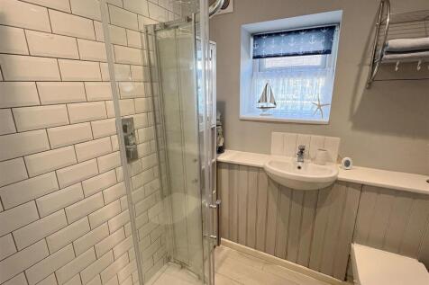 Shower Room.jpg