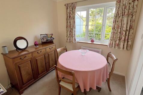 Dining Area.jpg