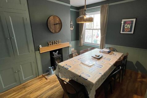 Dining Room.jpg