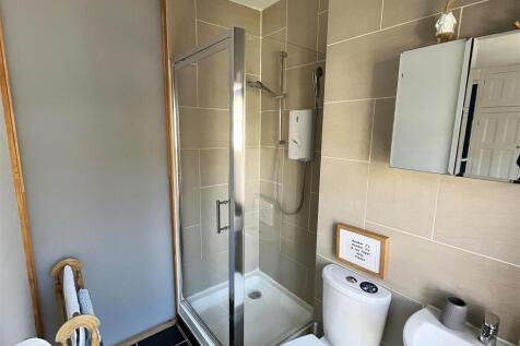 Ensuite Shower Room.jpg