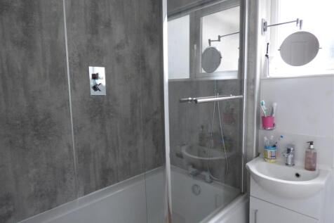 Bathroom.JPG