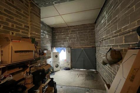 garage 2.jpg