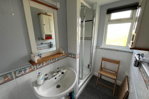 Shower Room.jpg