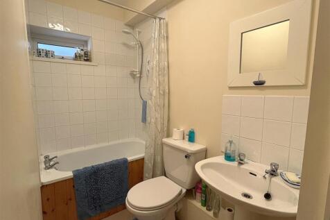 Bathroom.jpg