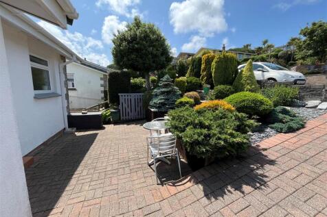 Front Garden.jpg