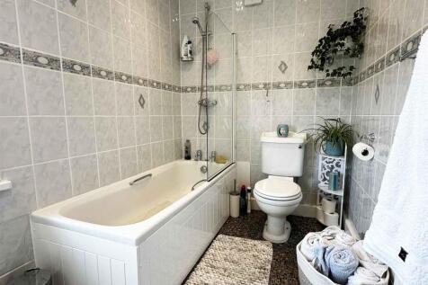 Bathroom.jpg