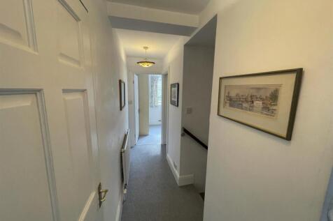 Hallway.JPEG