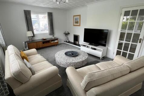 Lounge 2.jpg