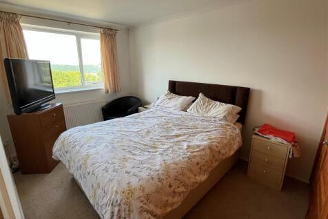 Bedroom One.jpg