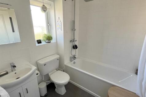 Bathroom.jpg