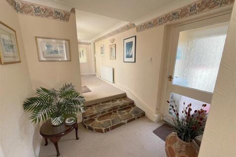 Side Entrance Hall.jpg