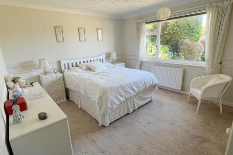 Bedroom One.jpg
