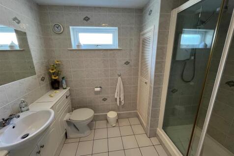 Shower Room.jpg