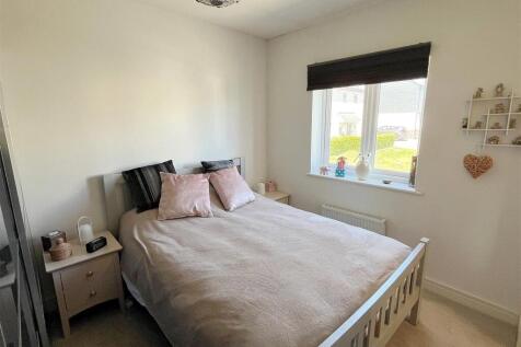 Bedroom One.jpg