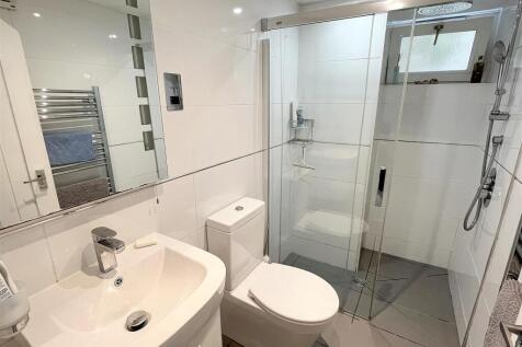 Shower Room.jpg