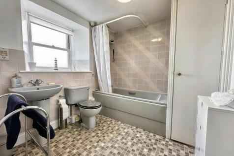 Bathroom.JPEG