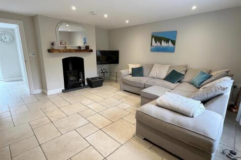 Sitting Room 2.jpg