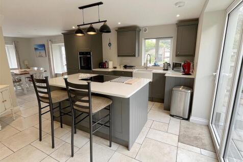 Kitchen 3.jpg