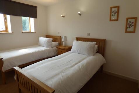 Bedroom 2.JPG