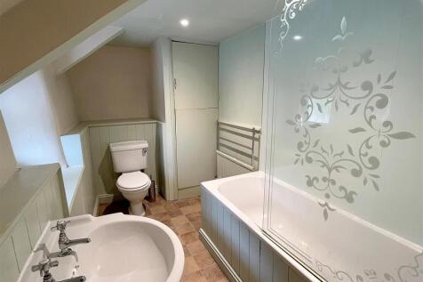Bathroom.jpg