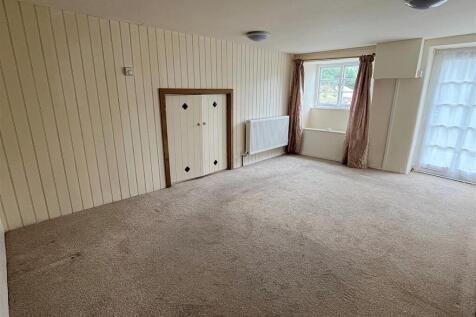 Bedroom One.jpg