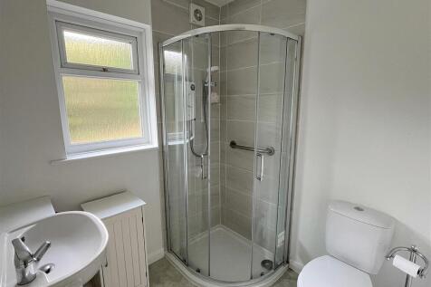 Shower Room.jpg