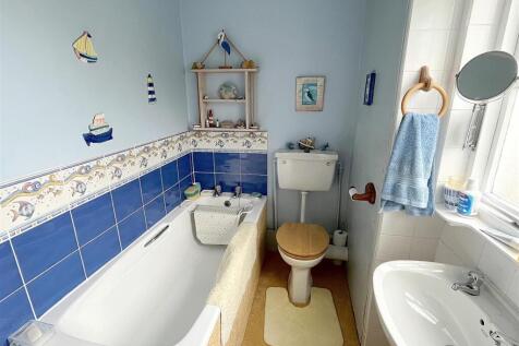 Bathroom.jpg