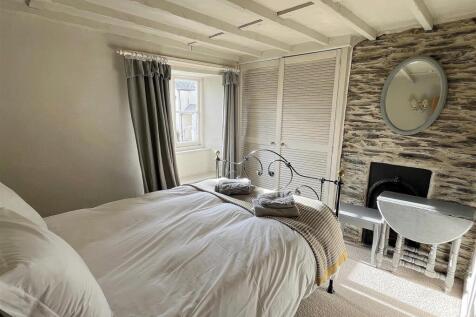 Bedroom One.jpg
