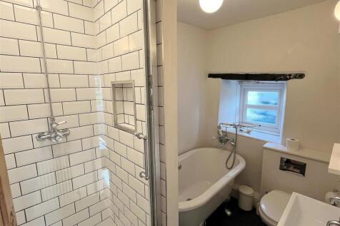 Family Bathroom.jpg