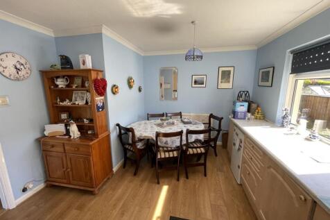 Dining Area.JPEG