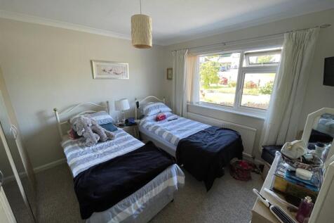 Bedroom 2.JPEG