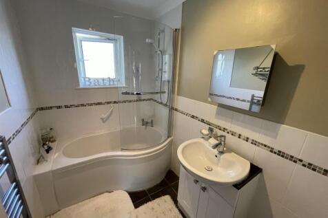 Bathroom.JPEG