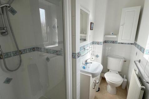 Ensuite Shower Room.jpg